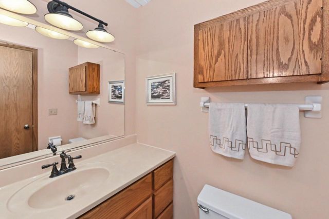 W178N9710 Riversbend CIRCLE W, Germantown, WI 53022