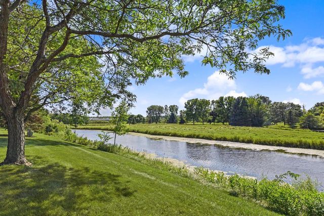 W178N9710 Riversbend CIRCLE W, Germantown, WI 53022