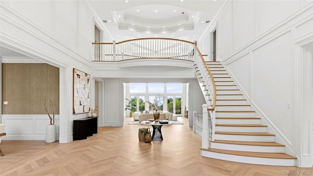 4 Shepherds Lane, Sands Point, NY 11050
