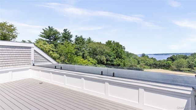 4 Shepherds Lane, Sands Point, NY 11050