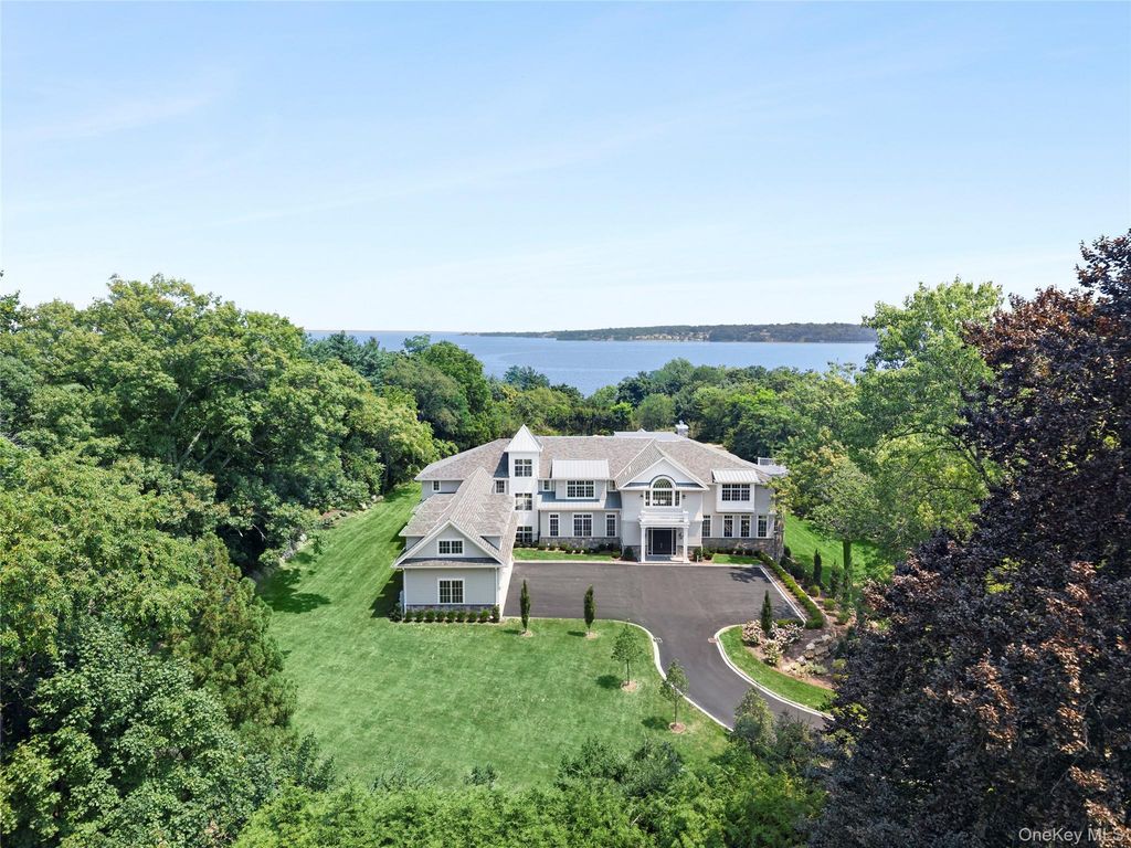 4 Shepherds Lane, Sands Point, NY 11050