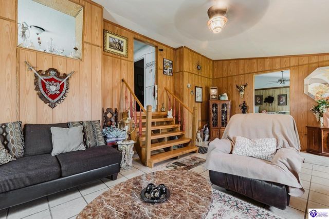 215 Peak Street, Hodgenville, KY 42748
