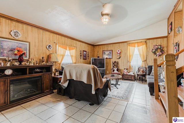 215 Peak Street, Hodgenville, KY 42748