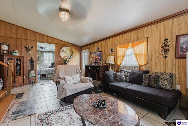 215 Peak Street, Hodgenville, KY 42748
