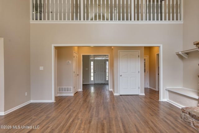 440 Blue Lake Drive, Lake Cormorant, MS 38641