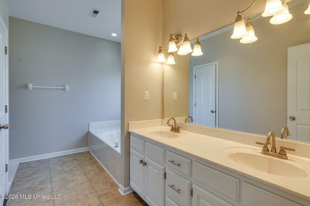 440 Blue Lake Drive, Lake Cormorant, MS 38641