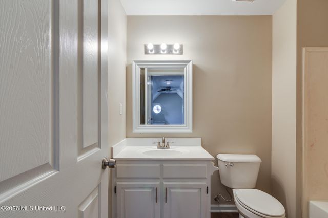 440 Blue Lake Drive, Lake Cormorant, MS 38641