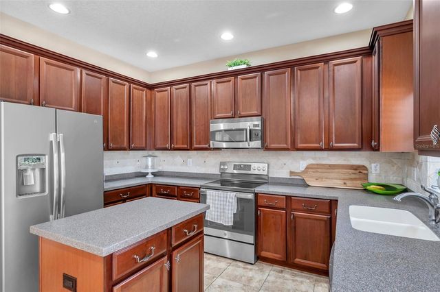 11144 OYSTER BAY CIRCLE, New Port Richey, FL 34654