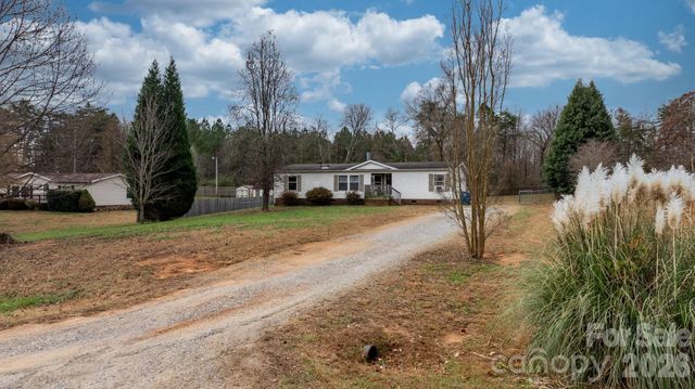 157 Broad Meadow Drive, Statesville, NC 28677