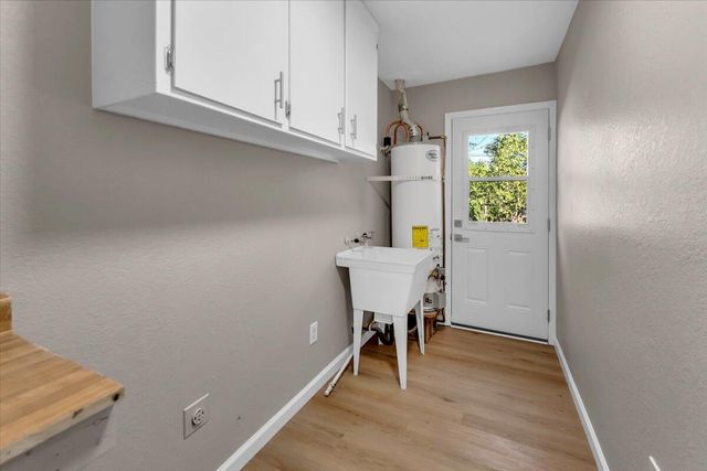 1953 Cameo Court, Redding, CA 96002