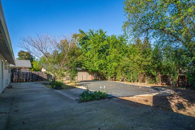 1953 Cameo Court, Redding, CA 96002