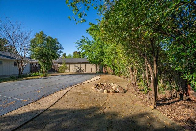 1953 Cameo Court, Redding, CA 96002