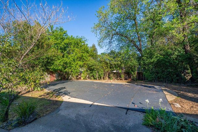 1953 Cameo Court, Redding, CA 96002