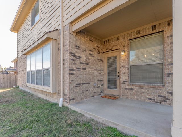 8240 Lauren Way, Watauga, TX 76148