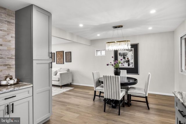 301 CARDINAL RD, Beverly, NJ 08010