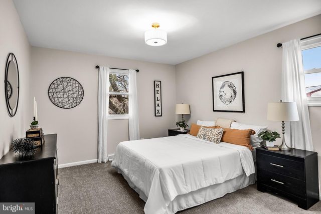 301 CARDINAL RD, Beverly, NJ 08010