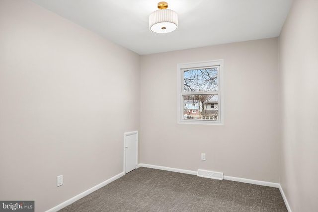 301 CARDINAL RD, Beverly, NJ 08010