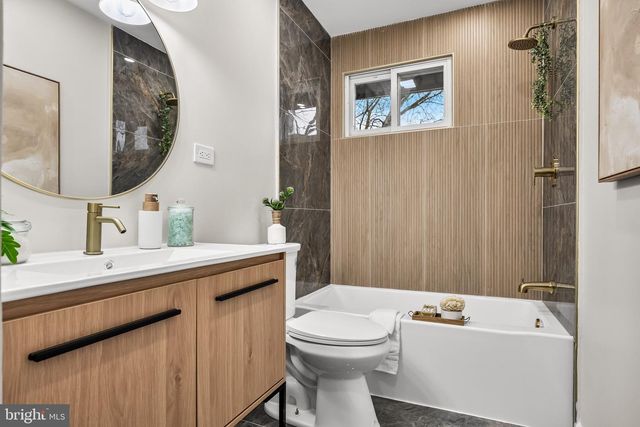 301 CARDINAL RD, Beverly, NJ 08010