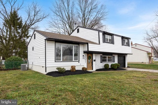 301 CARDINAL RD, Beverly, NJ 08010