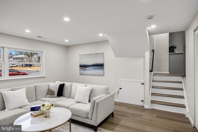 301 CARDINAL RD, Beverly, NJ 08010