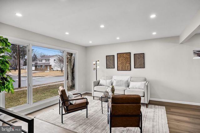 301 CARDINAL RD, Beverly, NJ 08010