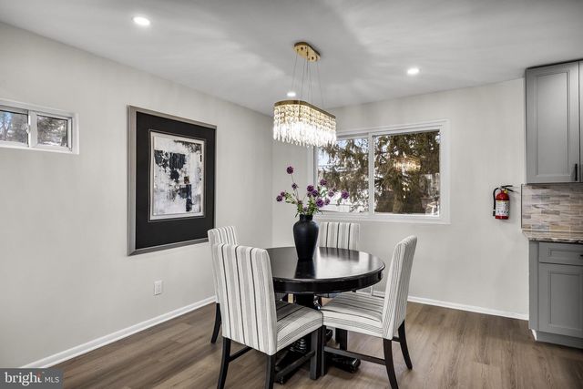 301 CARDINAL RD, Beverly, NJ 08010