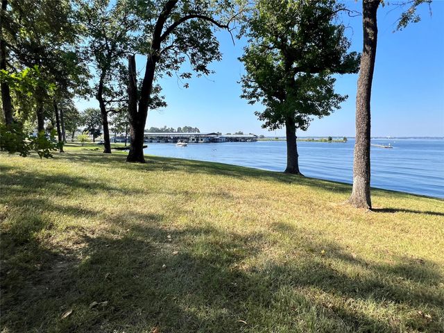 12121 N Ridgeway Drive N, Willis, TX 77318