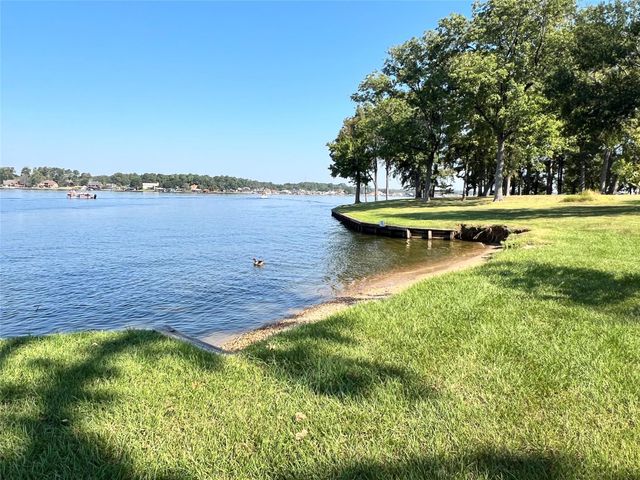 12121 N Ridgeway Drive N, Willis, TX 77318