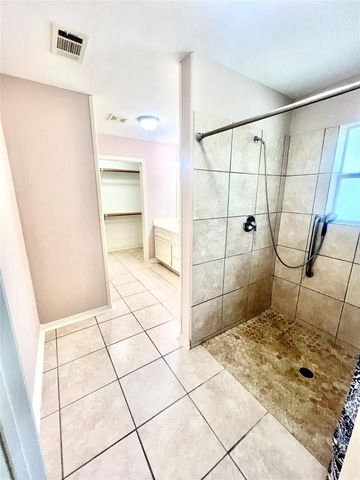 12121 N Ridgeway Drive N, Willis, TX 77318