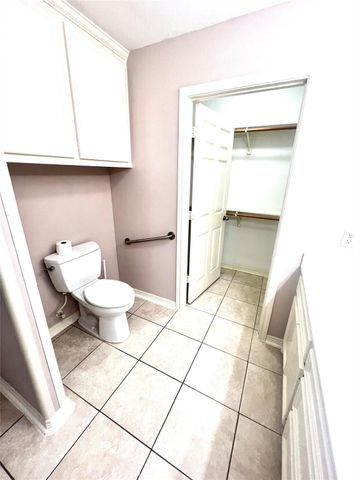 12121 N Ridgeway Drive N, Willis, TX 77318