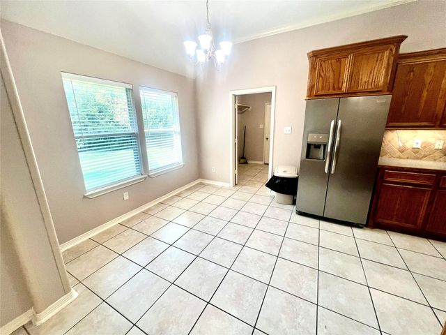 12121 N Ridgeway Drive N, Willis, TX 77318