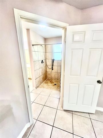 12121 N Ridgeway Drive N, Willis, TX 77318