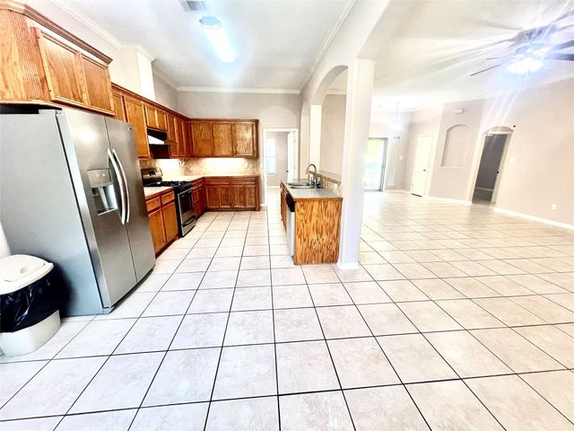 12121 N Ridgeway Drive N, Willis, TX 77318