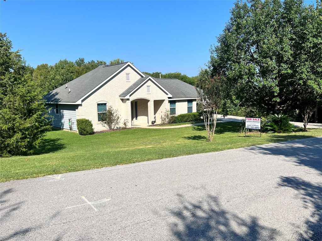 12121 N Ridgeway Drive N, Willis, TX 77318