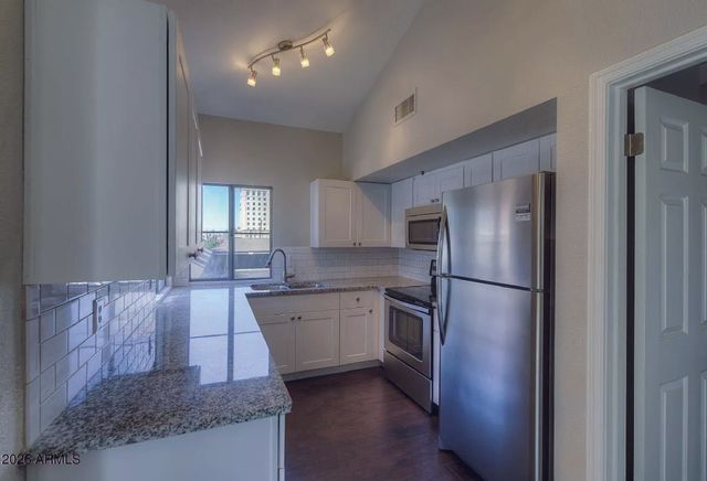 100 E FILLMORE Street 201, Phoenix, AZ 85004