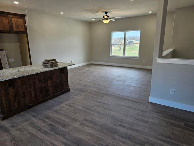 2720 West Osprey, Ozark, MO 65721