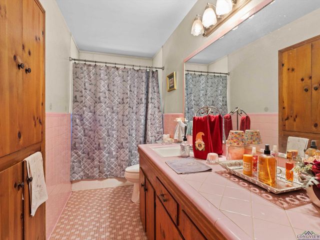 305 E Carolanne, Marshall, TX 75672
