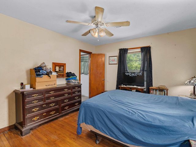305 E Carolanne, Marshall, TX 75672