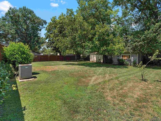 305 E Carolanne, Marshall, TX 75672