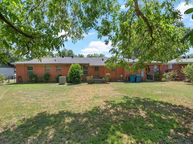 305 E Carolanne, Marshall, TX 75672