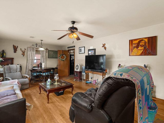 305 E Carolanne, Marshall, TX 75672