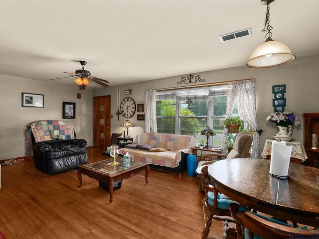 305 E Carolanne, Marshall, TX 75672