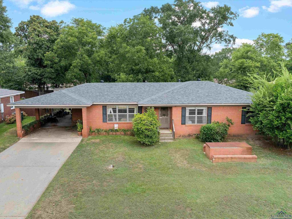 305 E Carolanne, Marshall, TX 75672