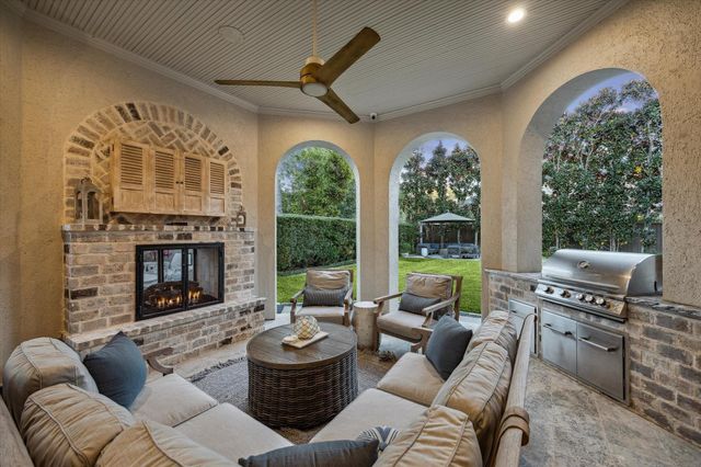 20 Lacewood Lane, Houston, TX 77024