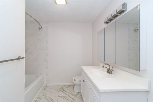 12 Homeward Lane 12, Natick, MA 01760