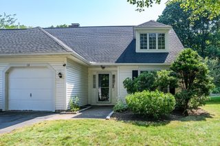 12 Homeward Lane 12, Natick, MA 01760