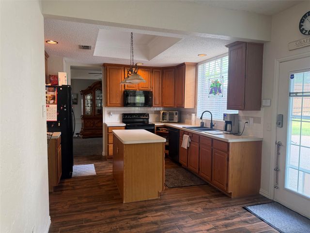 1086 Woodbriar Drive, Grapevine, TX 76051