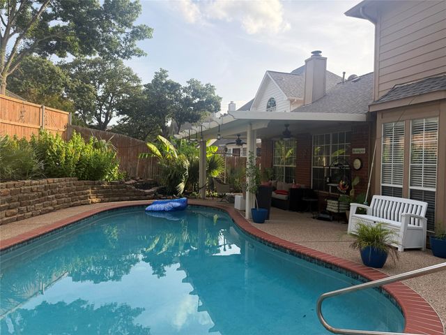 1086 Woodbriar Drive, Grapevine, TX 76051