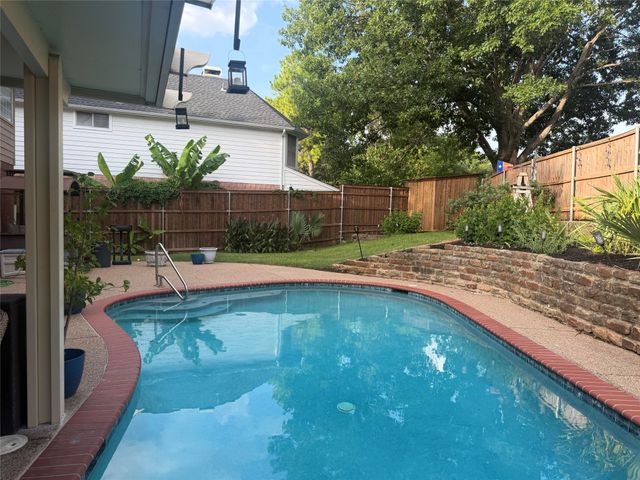 1086 Woodbriar Drive, Grapevine, TX 76051