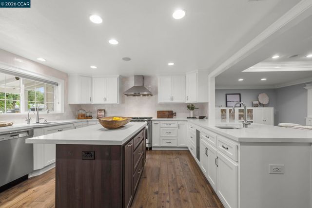 2064 Celeste Ave, Walnut Creek, CA 94596